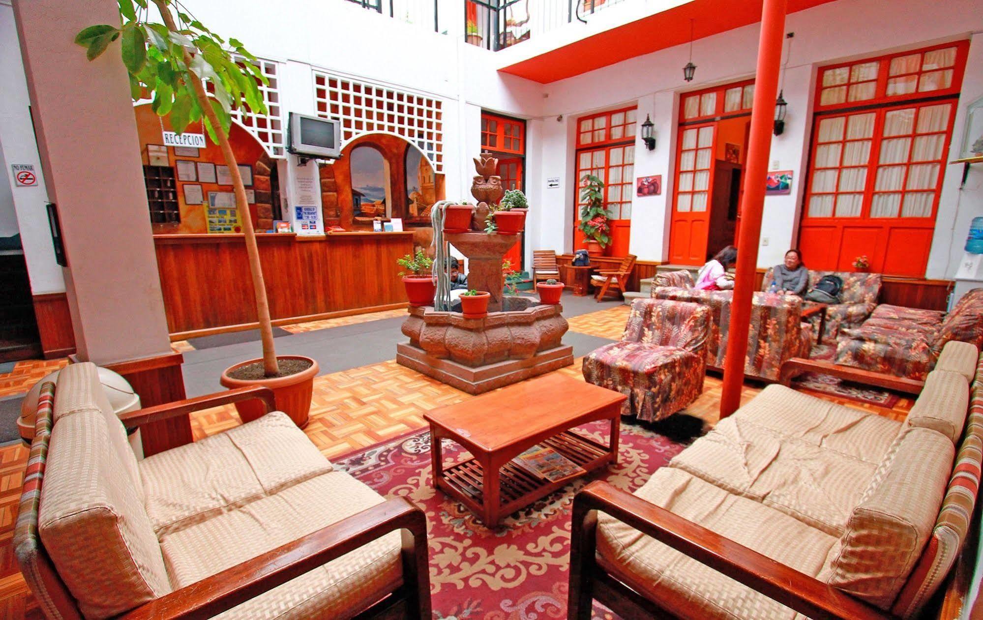 Momema Inn La Paz Buitenkant foto