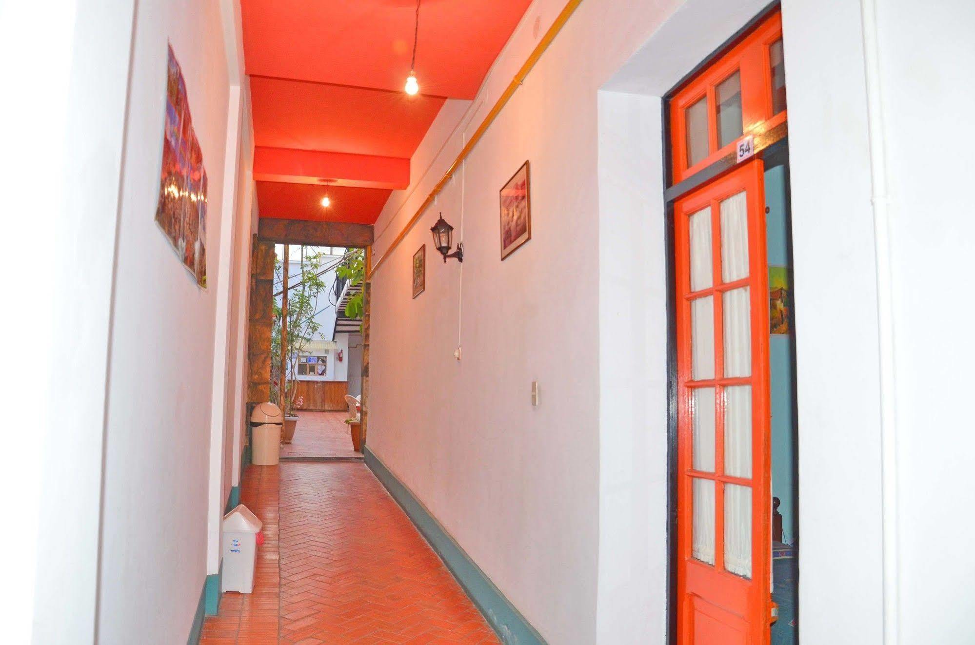 Momema Inn La Paz Buitenkant foto