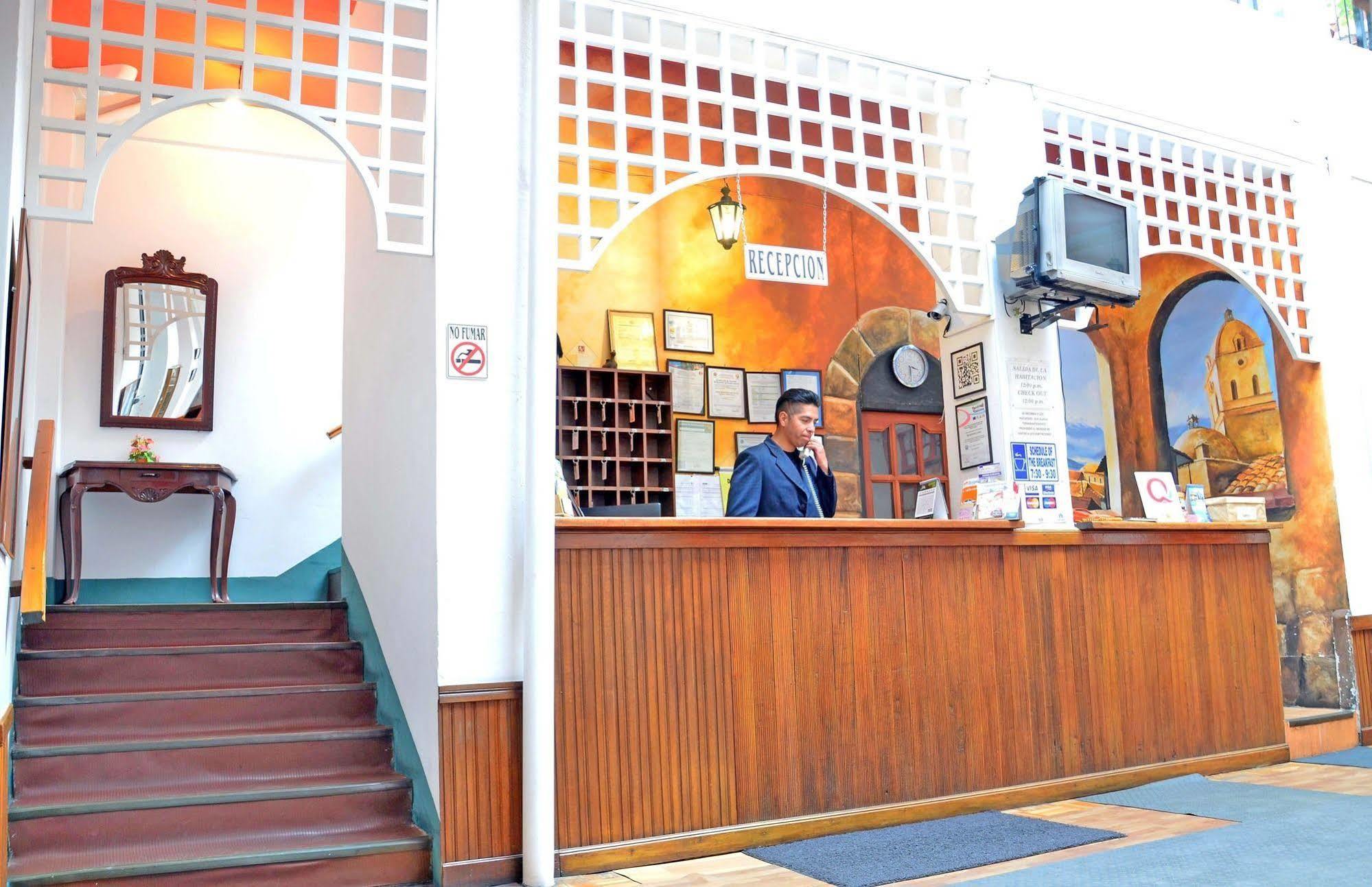 Momema Inn La Paz Buitenkant foto
