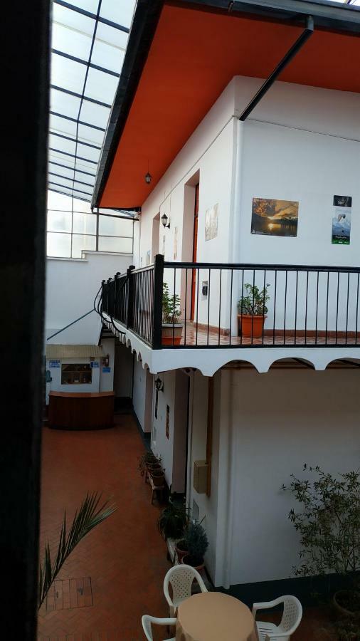 Momema Inn La Paz Buitenkant foto